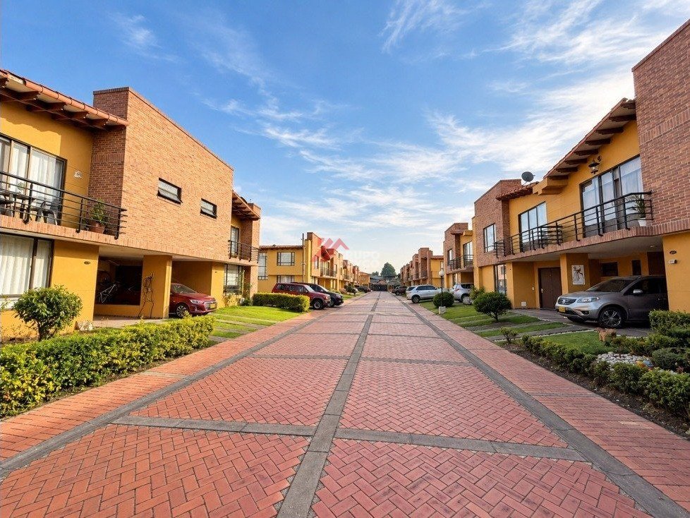Casa en arriendo en conjunto cerrado — Cota centro, foto 1