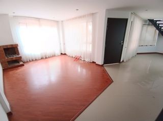Casa de 3 niveles en arriendo en conjunto cerrado — Cota centro, foto 3