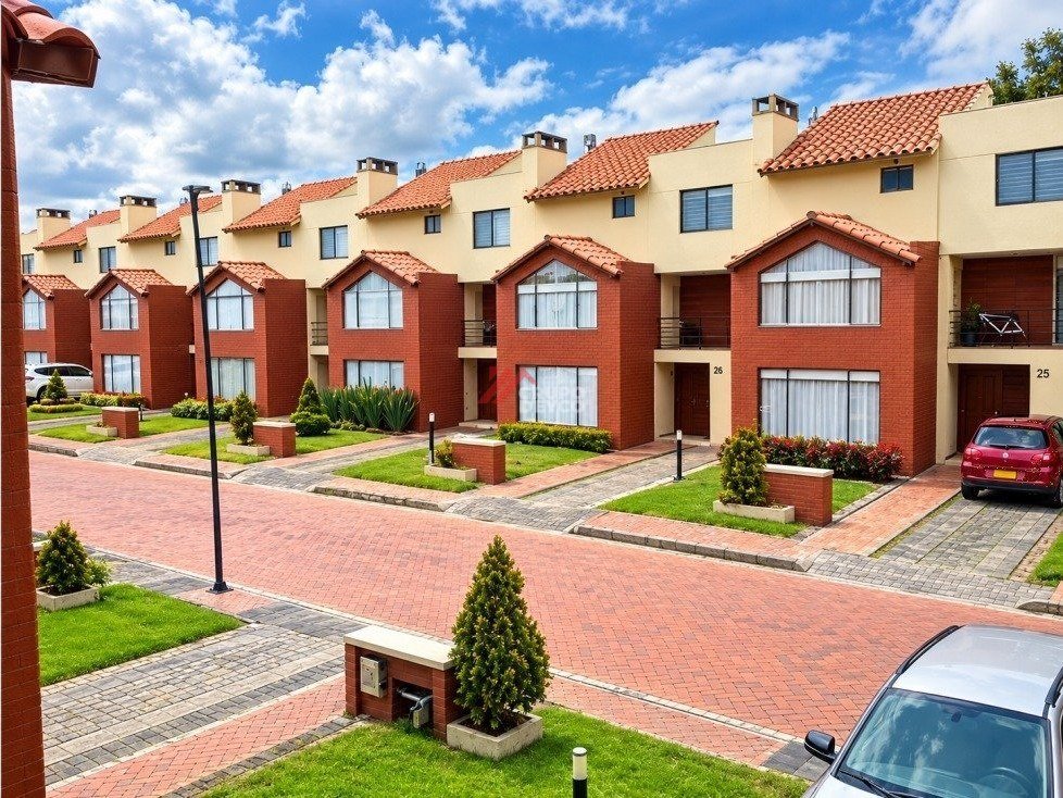 Casa en arriendo en conjunto cerrado — Cota centro, 168 m², foto 1