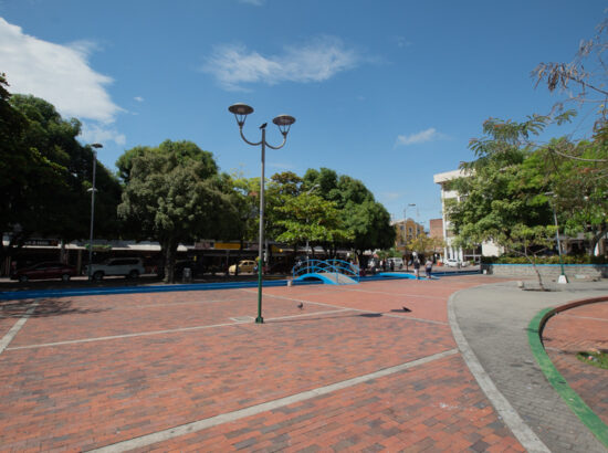 PARQUE PRINCIPAL SIMON BOLIVAR GIRARDOT 